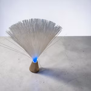 Fiberoptisk bordlampe med farveskift – sølvfarvet, ca. 35 cm