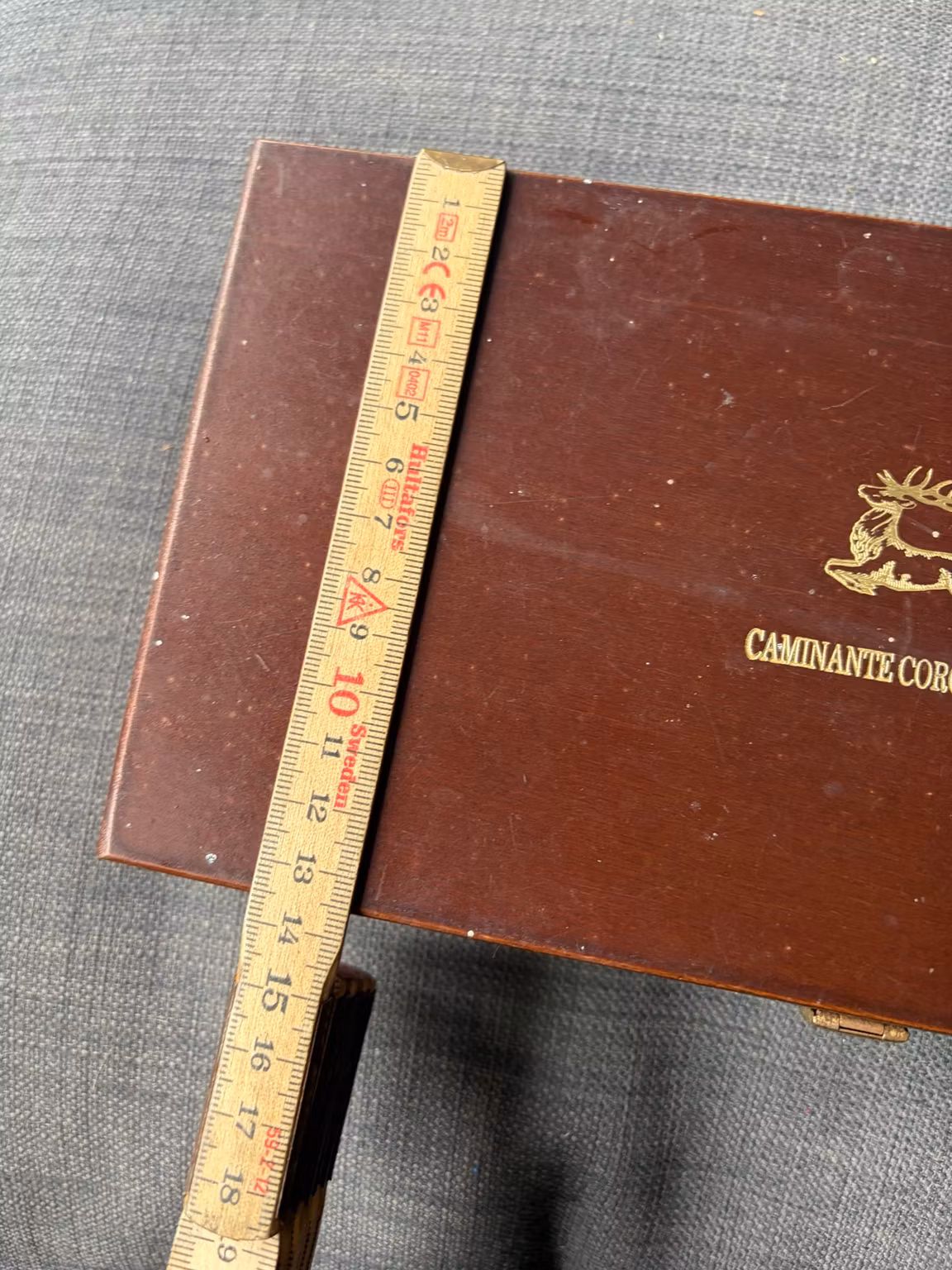 Caminante Corona Cerut cigaræske i træ – ca. 27 cm