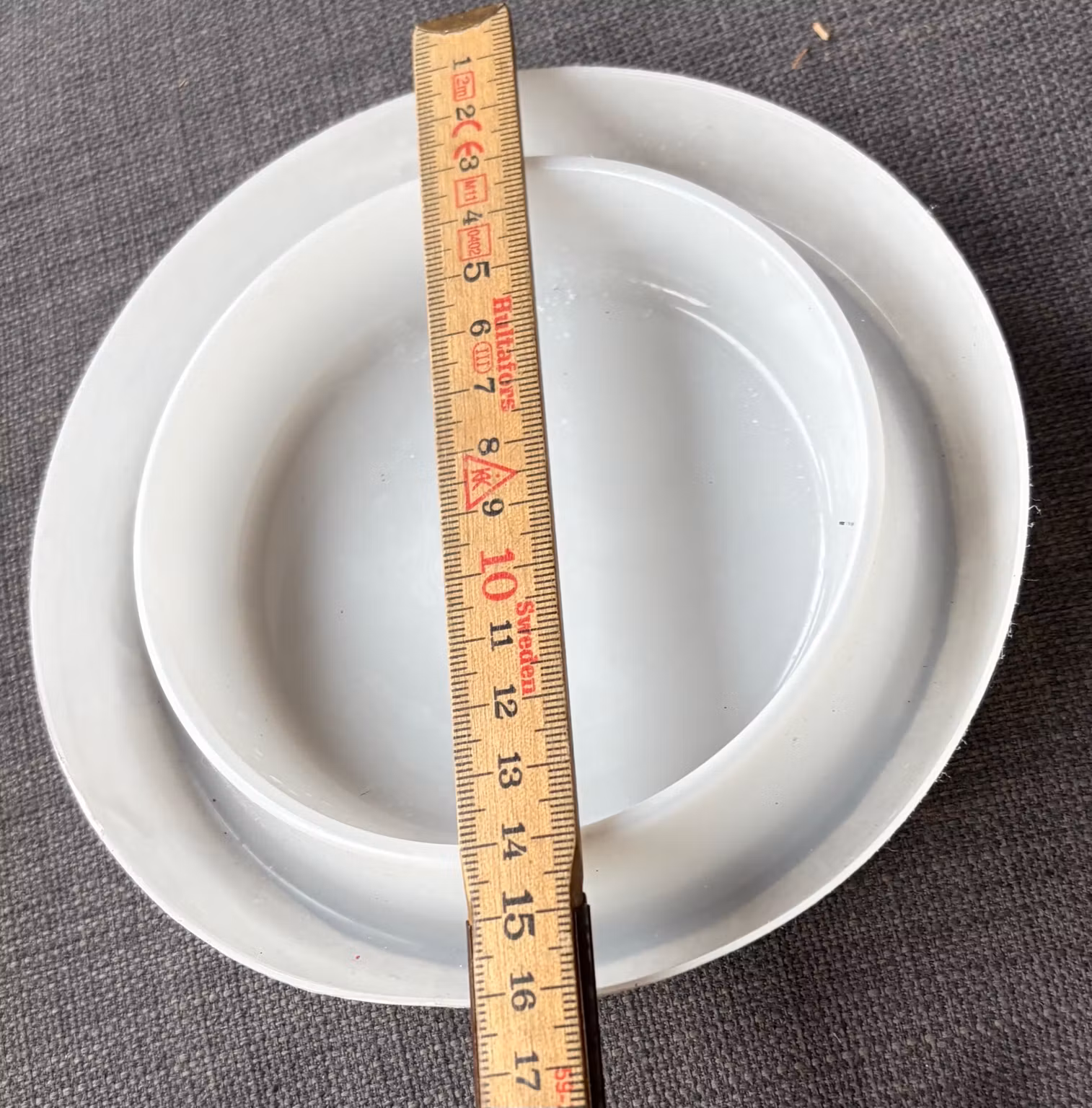 Væggelusfælde med lineal, diameter ca. 16 cm