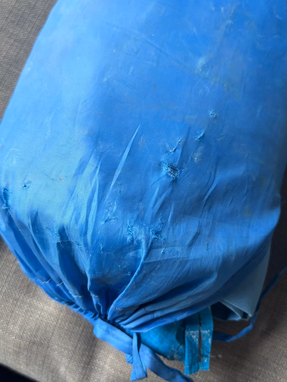 Makano blå læskærm 500 × 140 cm med stænger