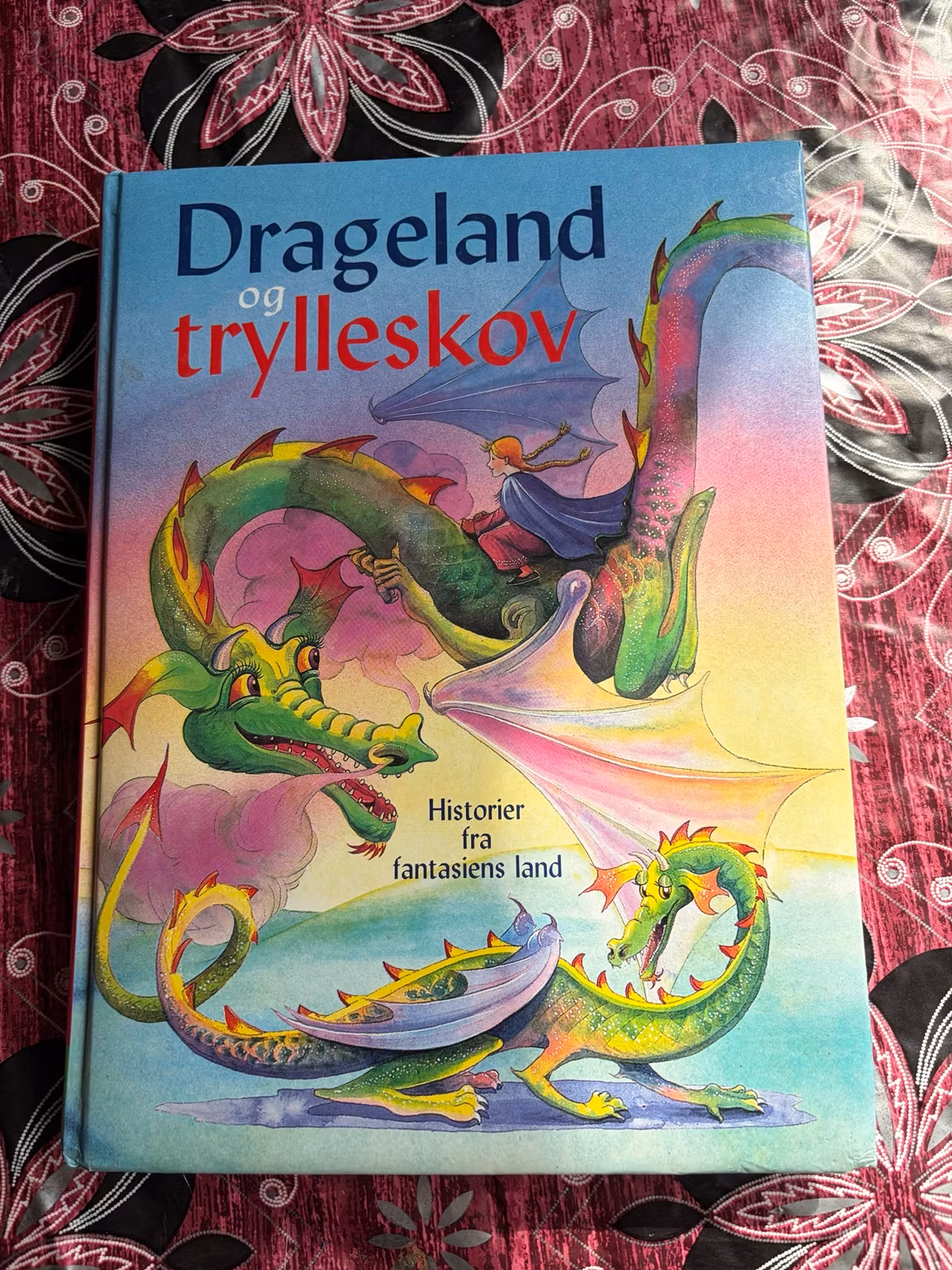 Forside af Drageland og trylleskov med drager