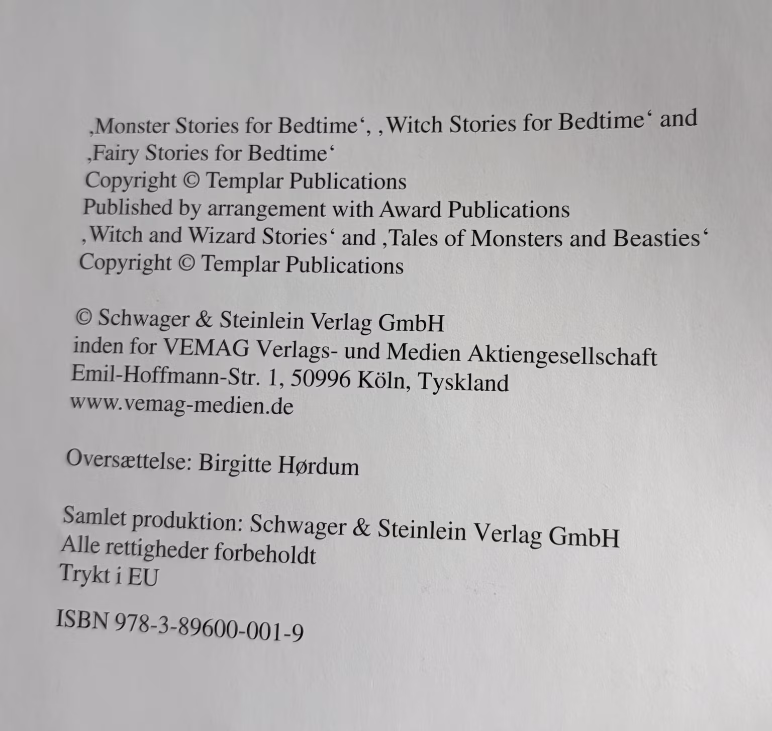 Kolofon og ISBN i bogen