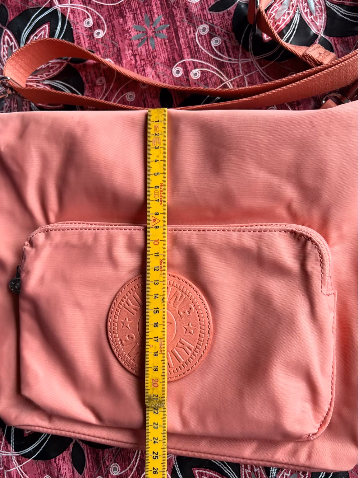 Kipling rosa skuldertaske med aftagelig rem – ca. 34 × 25 cm