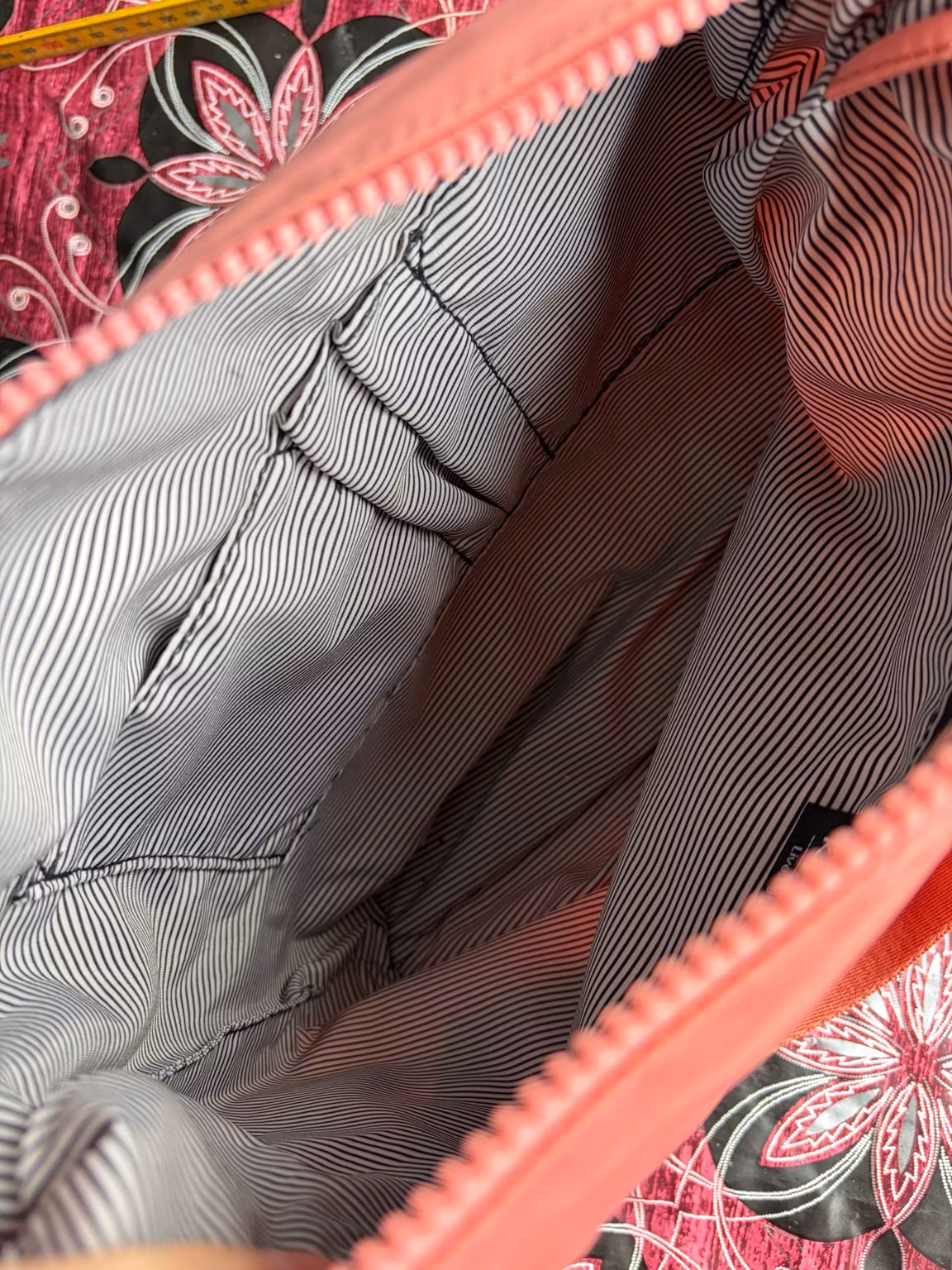 Kipling rosa skuldertaske med aftagelig rem – ca. 34 × 25 cm