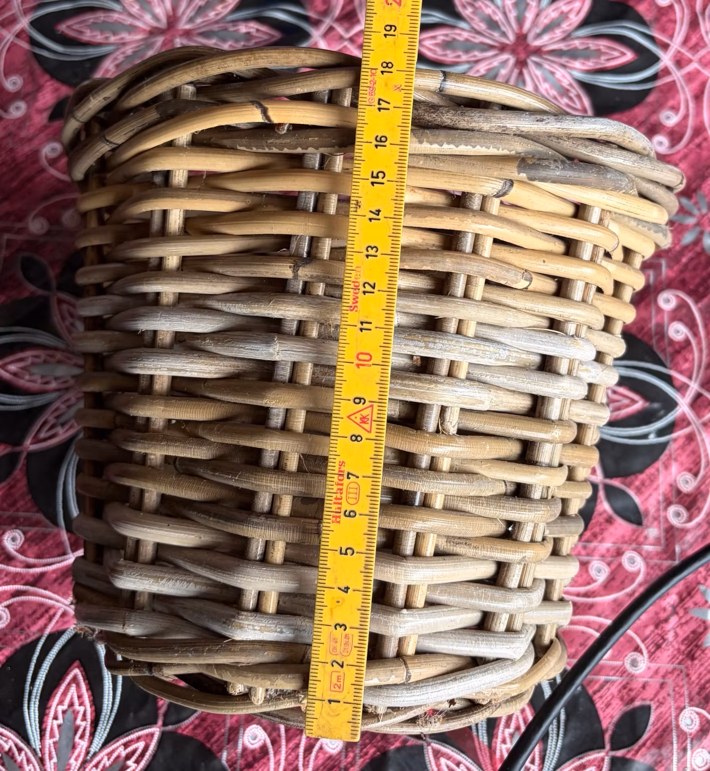 Rund flettet opbevaringskurv – ca. 24 × 18 cm