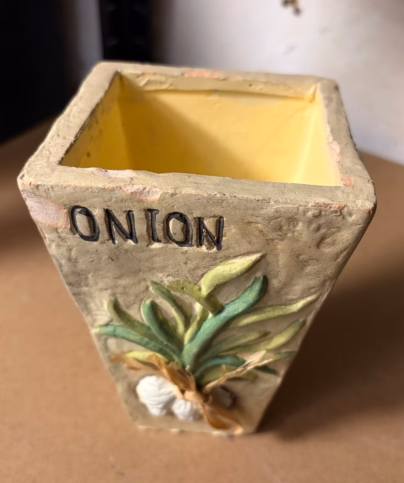 ONION-krukke med løgrelief – ca. 17 cm