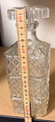 Firkantet glaskaraffel med prop og mønster – ca. 20 cm