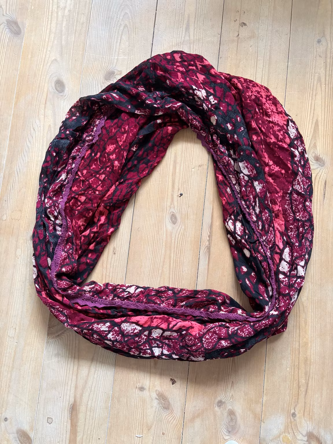 Pieces tubetørklæde i bordeaux, pink og sort – ca. 80 cm