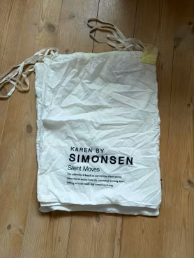 5 Karen by Simonsen Silent Moves stofposer med snøre – hvide