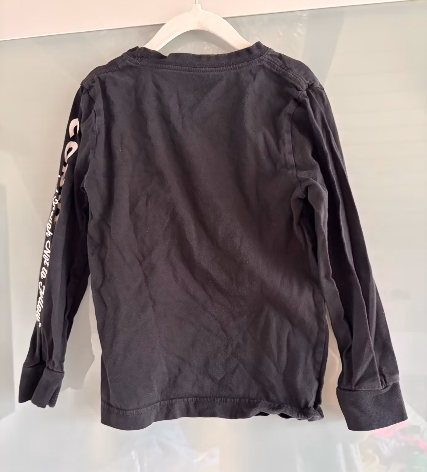 Converse sort langærmet bluse med All Star-print – str. 110–116