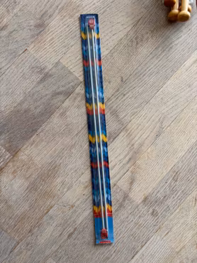 Strikkepinde 2½ mm i original emballage – 1 par