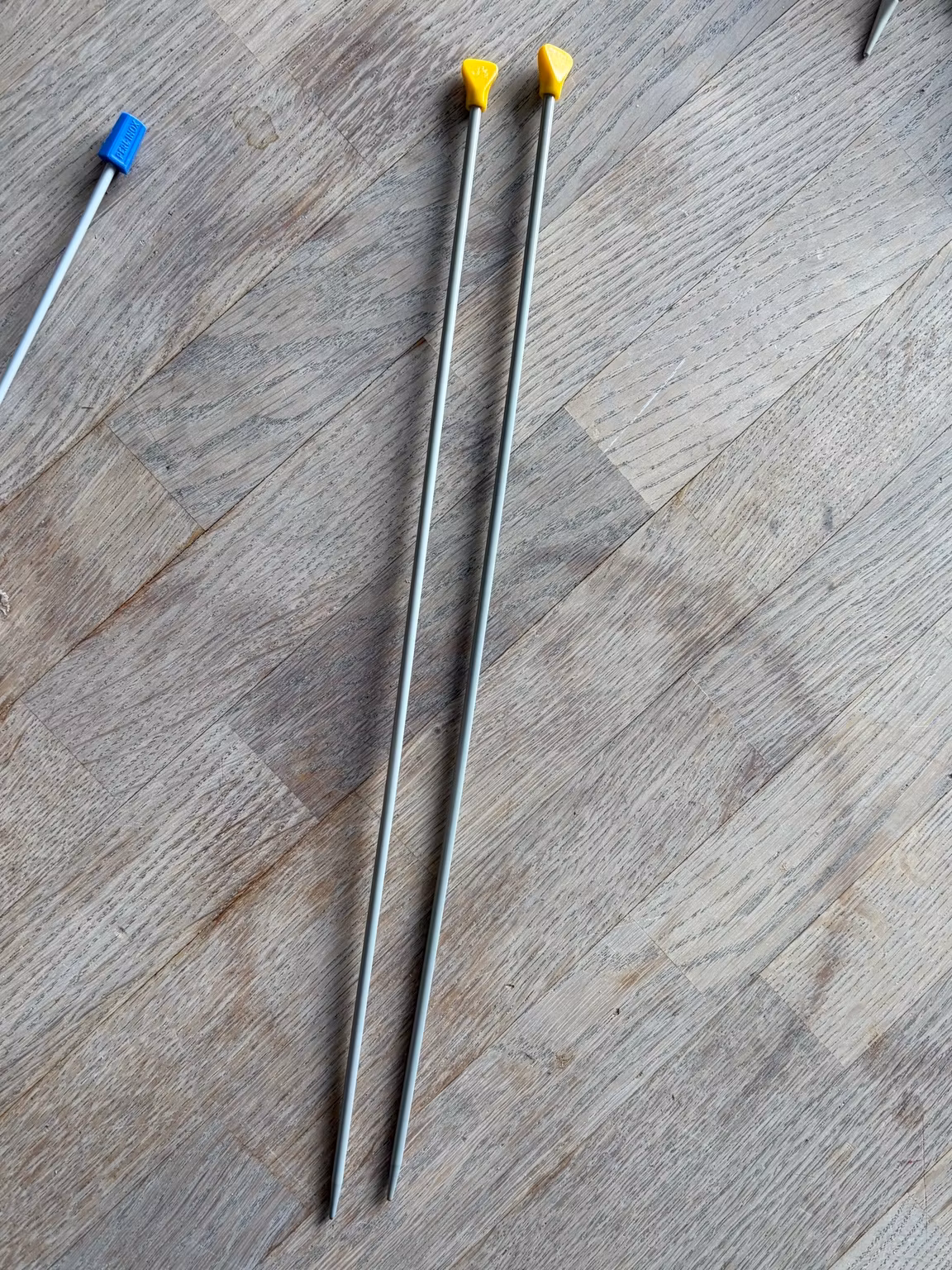 Prym strikkepinde 3½ mm med gule endeknopper – 1 par