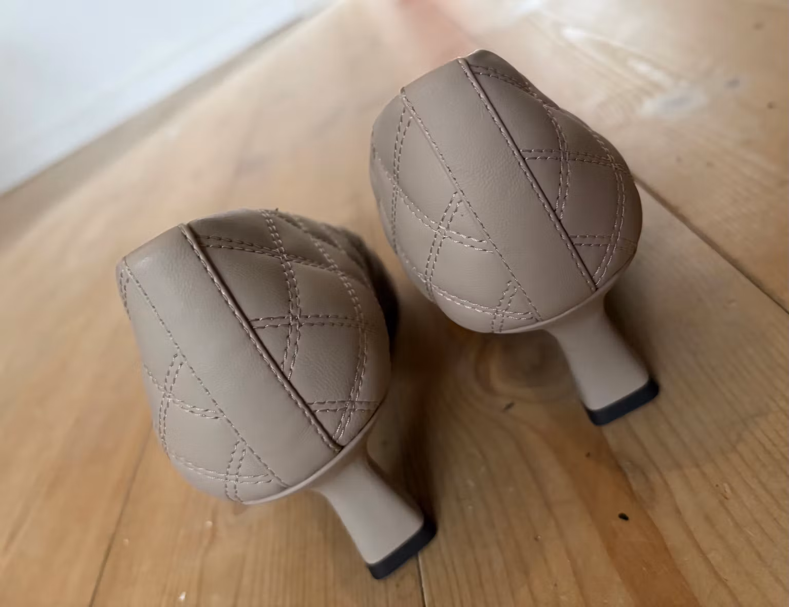 Pumps fra Graceland i lysegrå med ternede syninger – str. 40