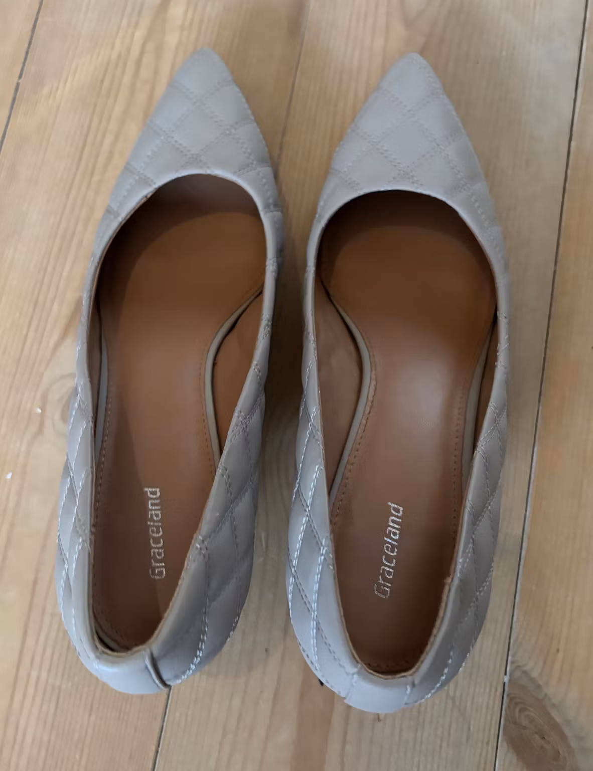Pumps fra Graceland i lysegrå med ternede syninger – str. 40