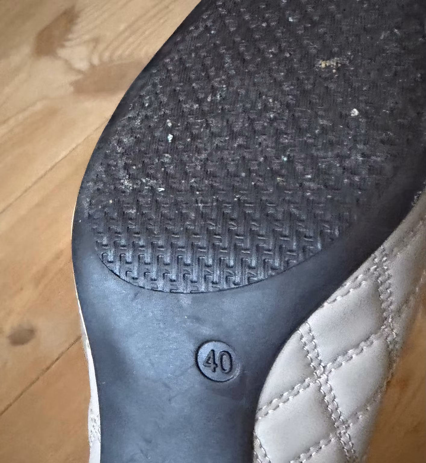 Pumps fra Graceland i lysegrå med ternede syninger – str. 40