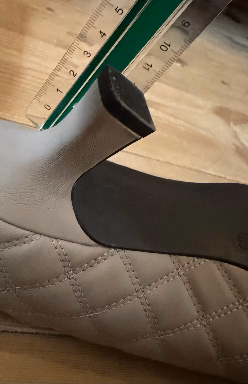 Pumps fra Graceland i lysegrå med ternede syninger – str. 40