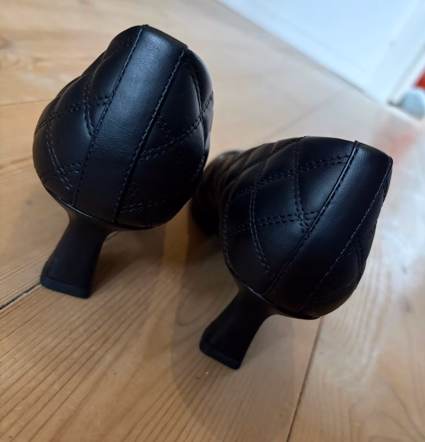 Pumps Graceland – sorte med ternede syninger – str. 40