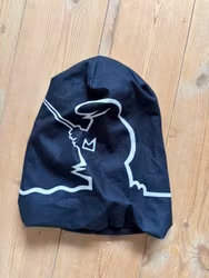 Hue sort med hvidt motiv – ca. 23 cm bred