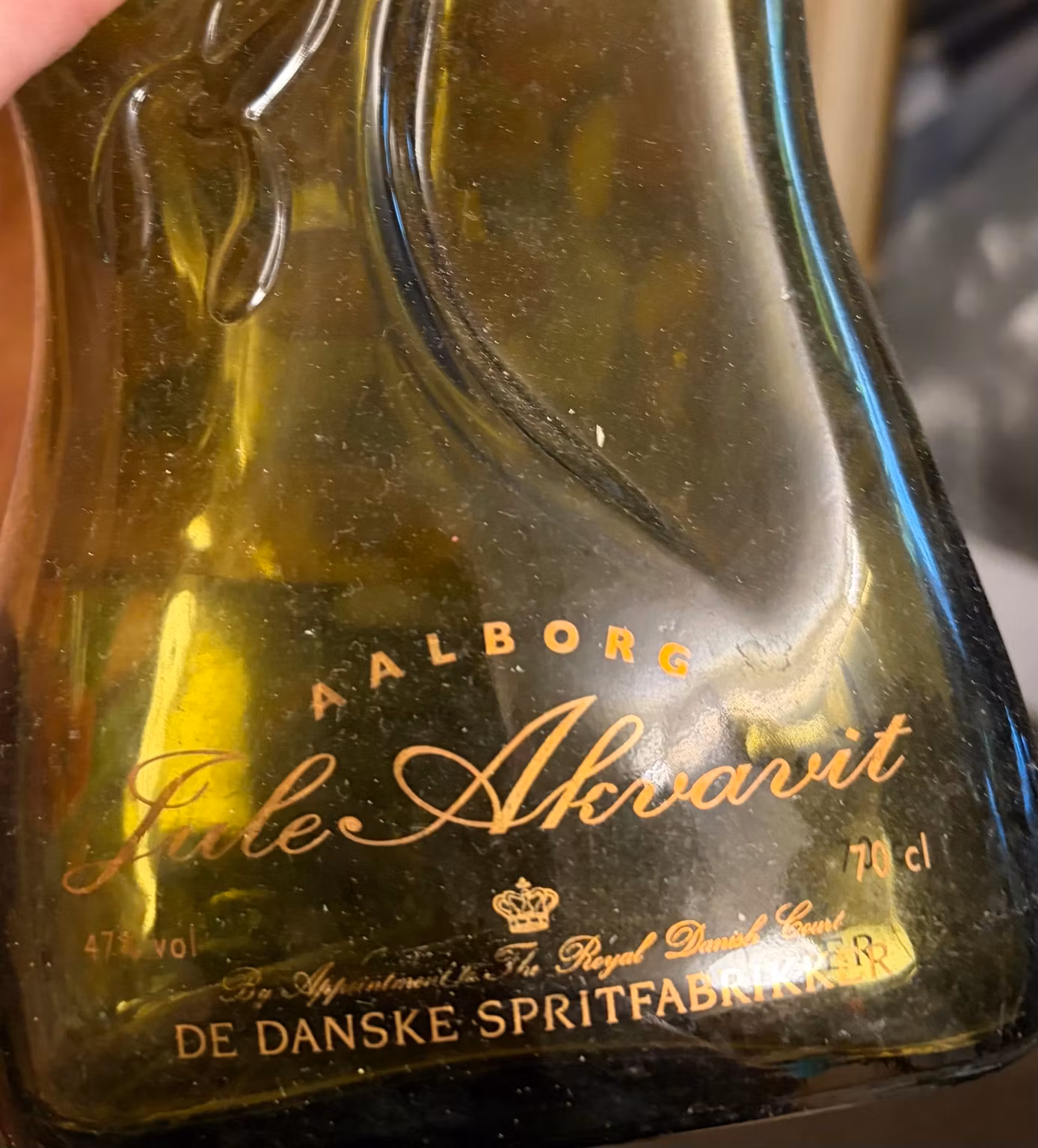 Glasflaske Aalborg Jule Akvavit – grøn med korkprop, tom