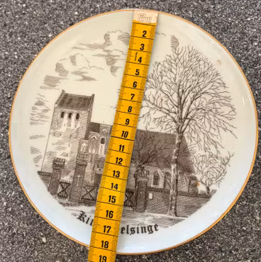 Kirkeplatte – B&G Kirke Helsinge 619/4355, ca. 19 cm