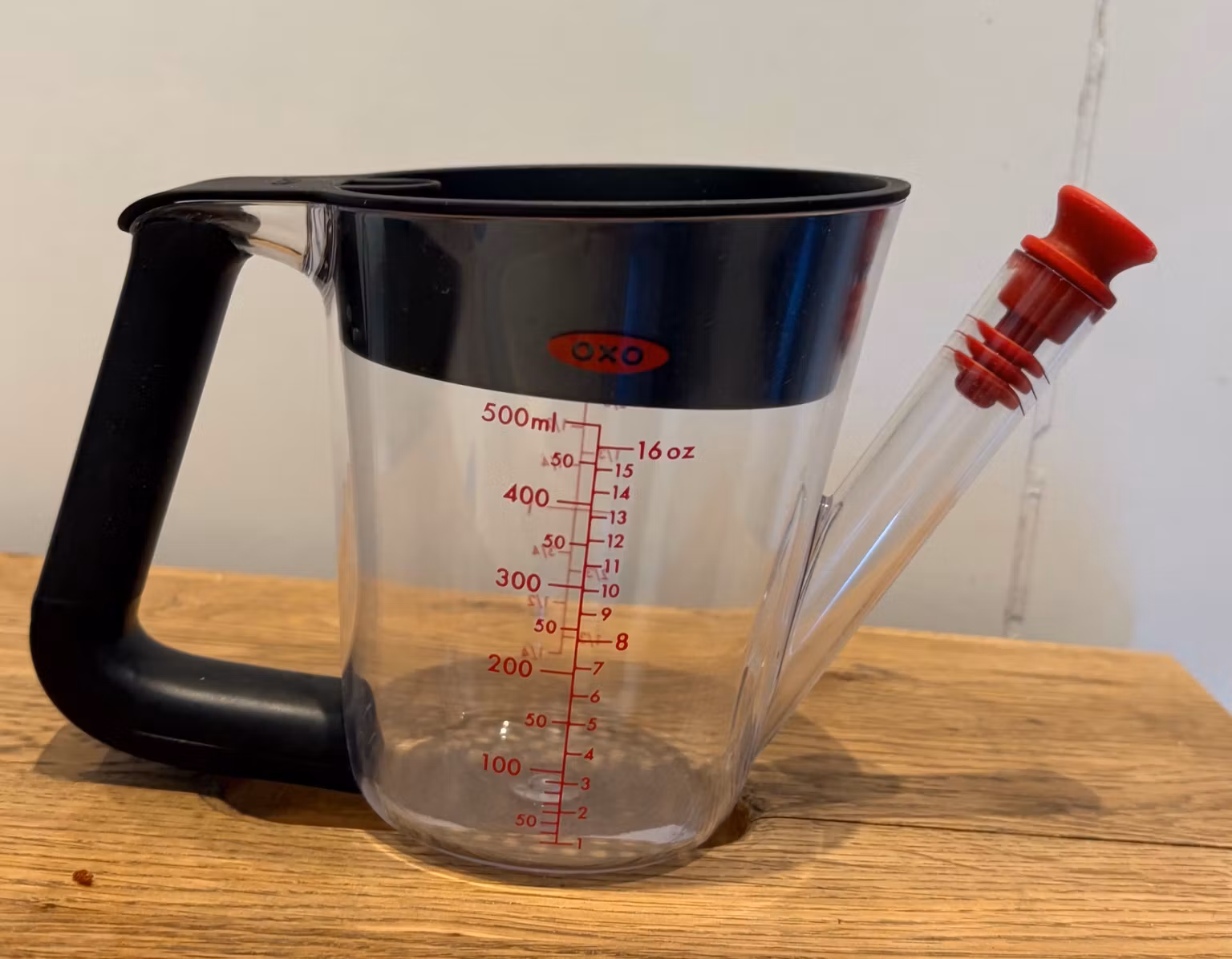 Fedtseparator OXO – 500 ml med si og rød prop