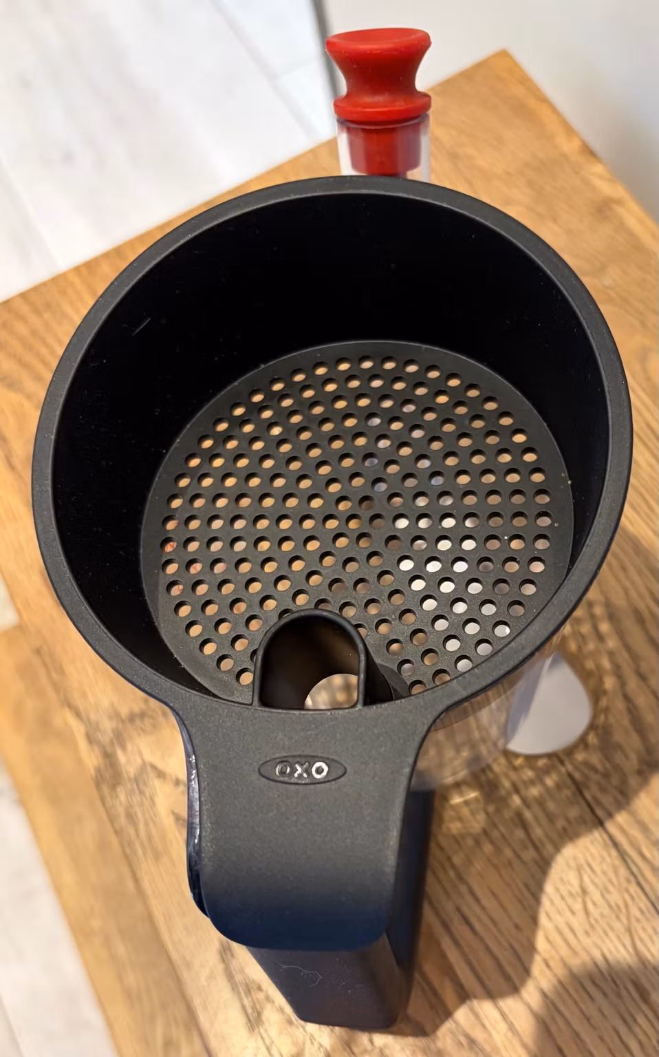 Fedtseparator OXO – 500 ml med si og rød prop