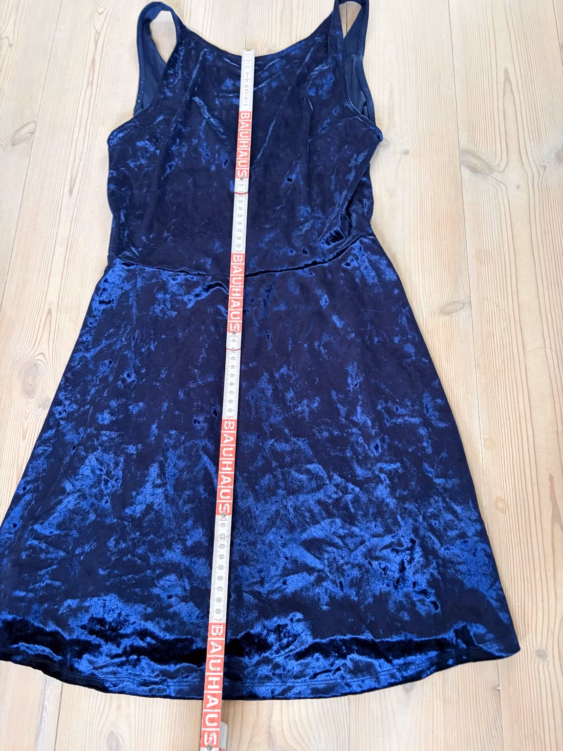 Velourkjole H&M Divided – blå med V-ryg, str. 40