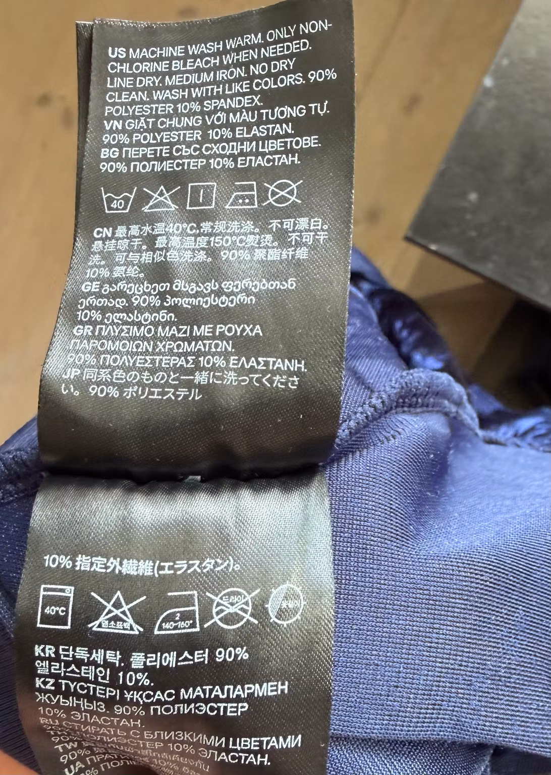 Velourkjole H&M Divided – blå med V-ryg, str. 40