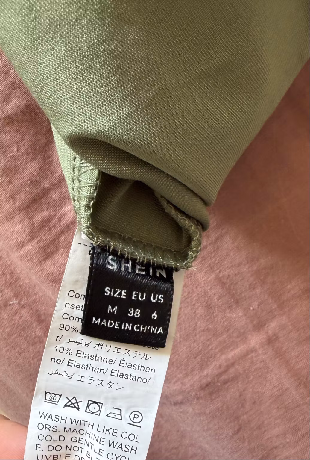 Kjole SHEIN – olivengrøn med drapering og snoet ryg, str. M/38