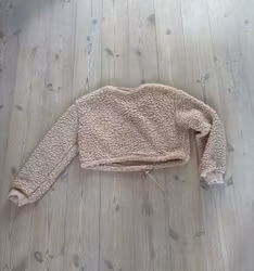 Teddytrøje – lys beige med rosa tone og snøre, str. S/M