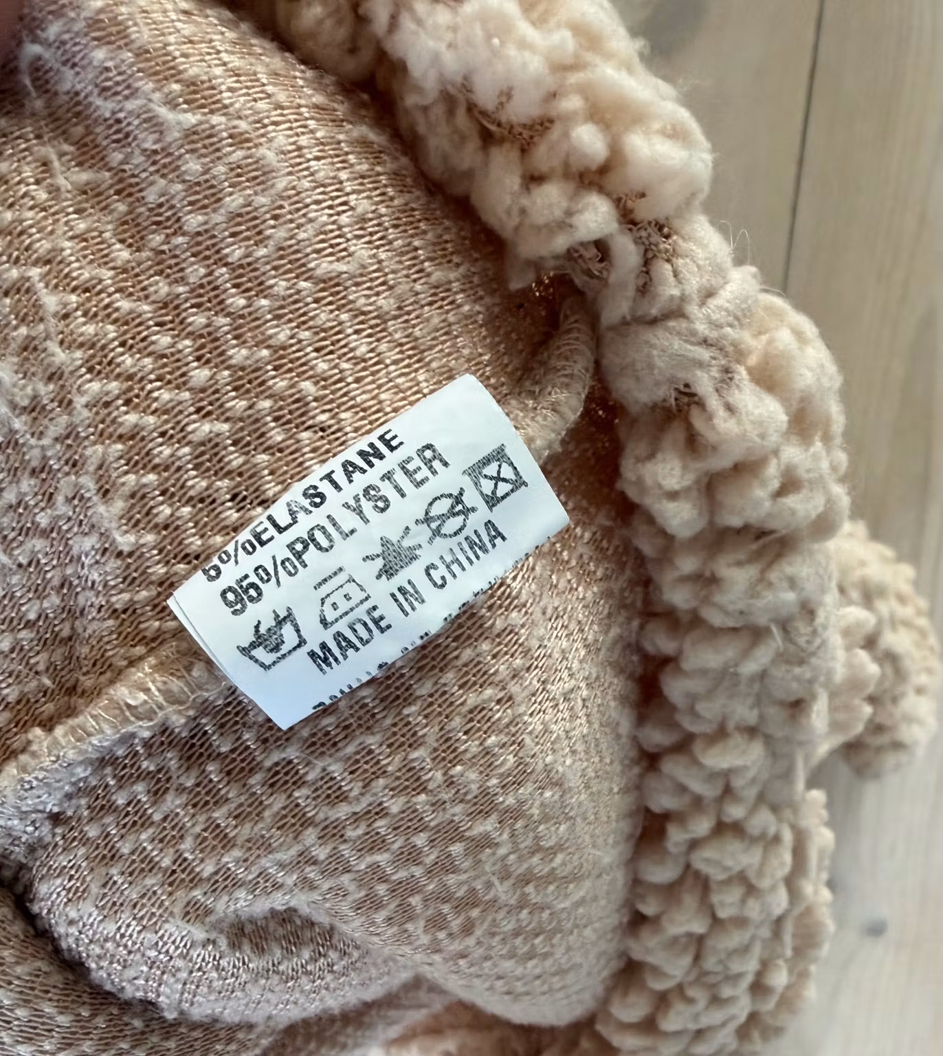 Teddytrøje – lys beige med rosa tone og snøre, str. S/M