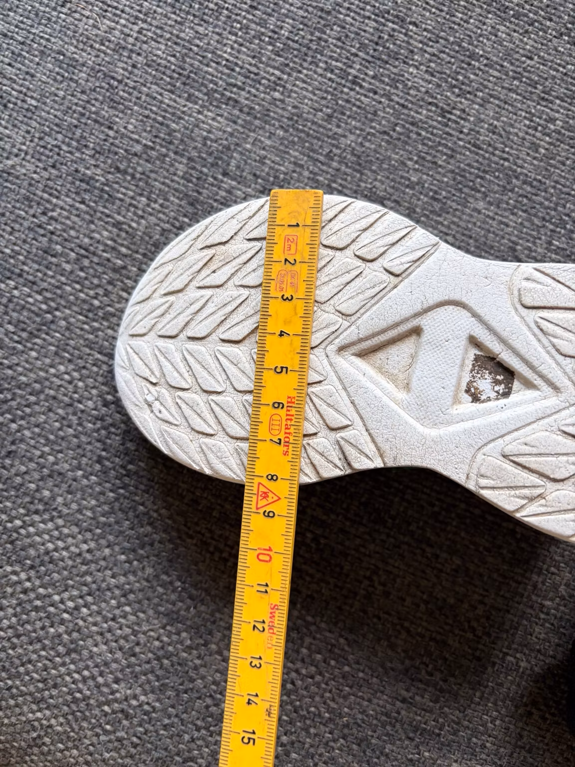 Slip-on-sko til børn – sorte med grønne dinosaurer, indvendigt ca. 15 cm