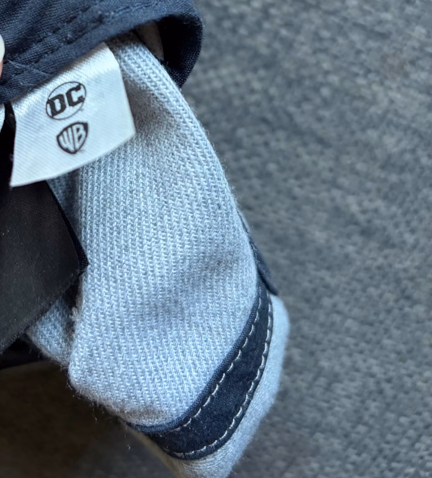 Kasket H&M Superman – grå med pailletlogo, str. 110/128
