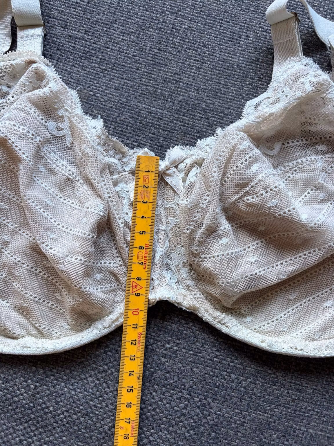 BH Chantelle Rive Gauche – creme med blonder, str. 85E