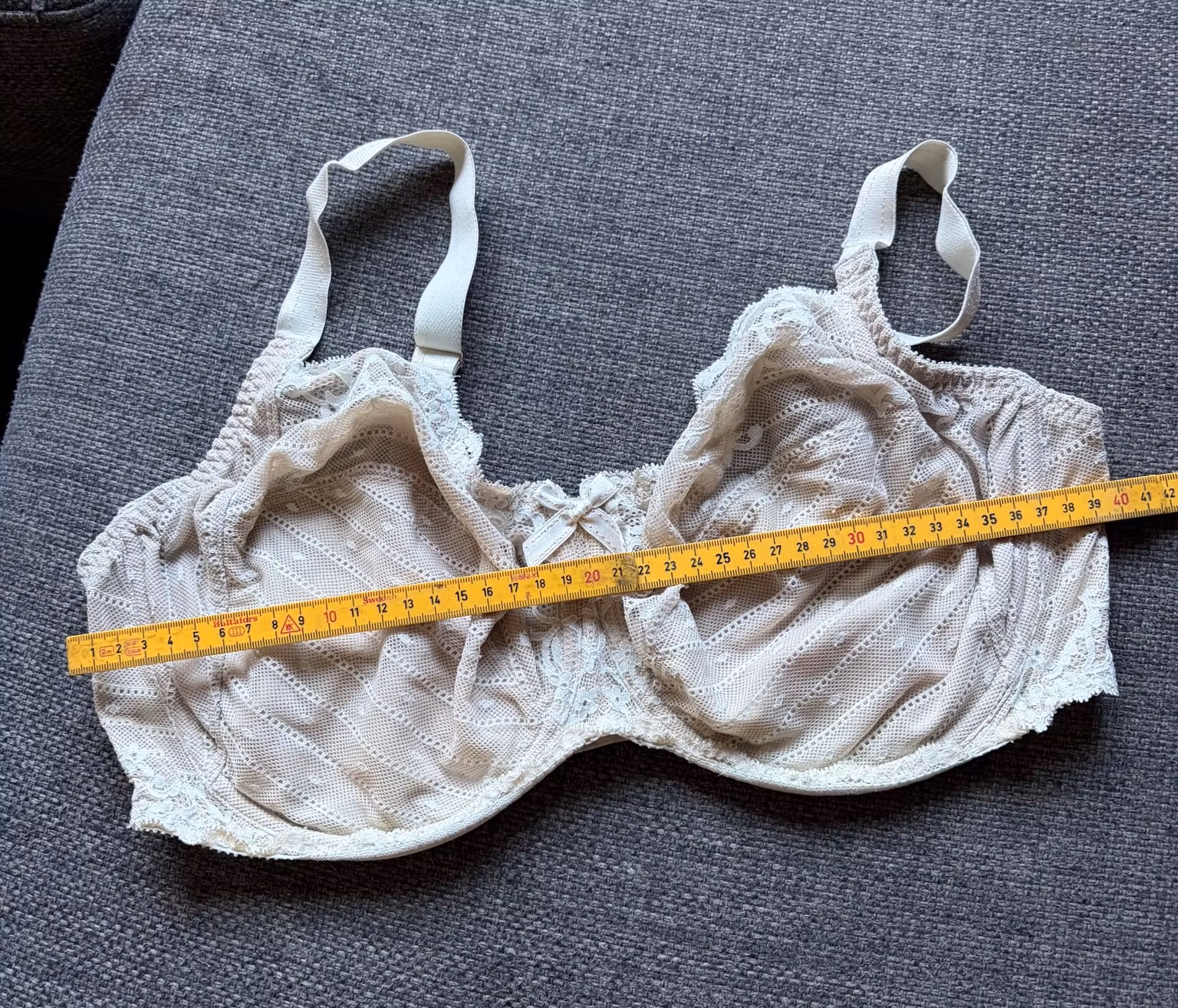 BH Chantelle Rive Gauche – creme med blonder, str. 85E