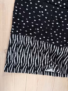 Cardigan Handberg – sort/hvid med lynlås, str. 3XL
