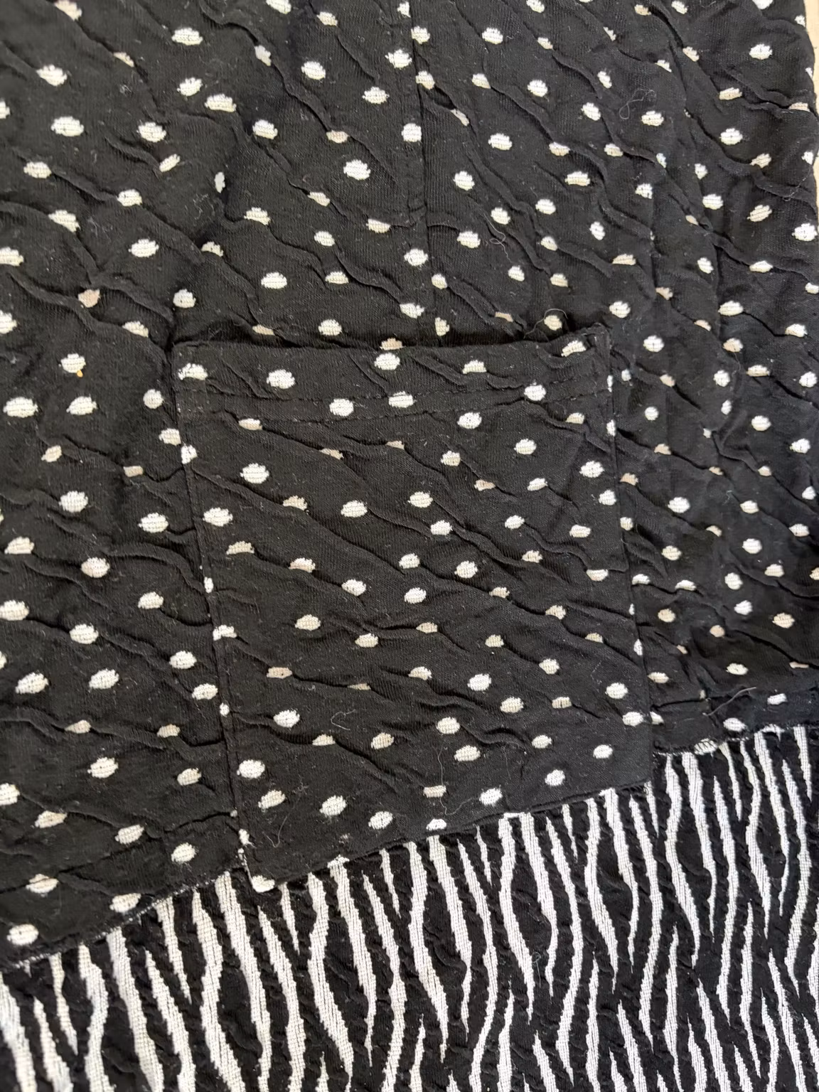 Cardigan Handberg – sort/hvid med lynlås, str. 3XL