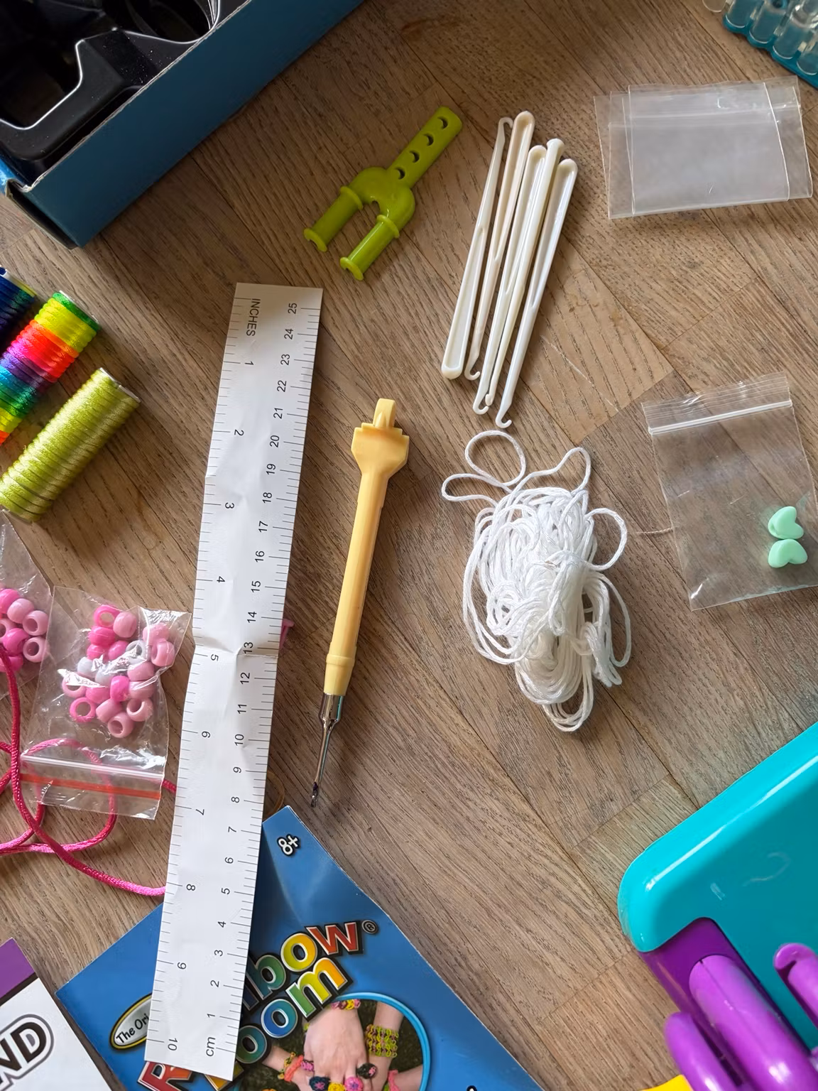 Kreasæt til armbånd – Rainbow Loom og snomaskine med tilbehør