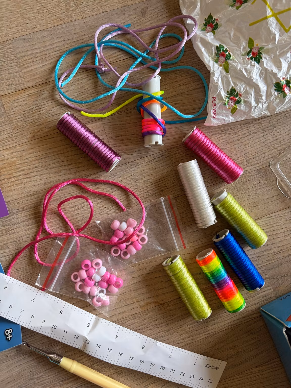 Kreasæt til armbånd – Rainbow Loom og snomaskine med tilbehør
