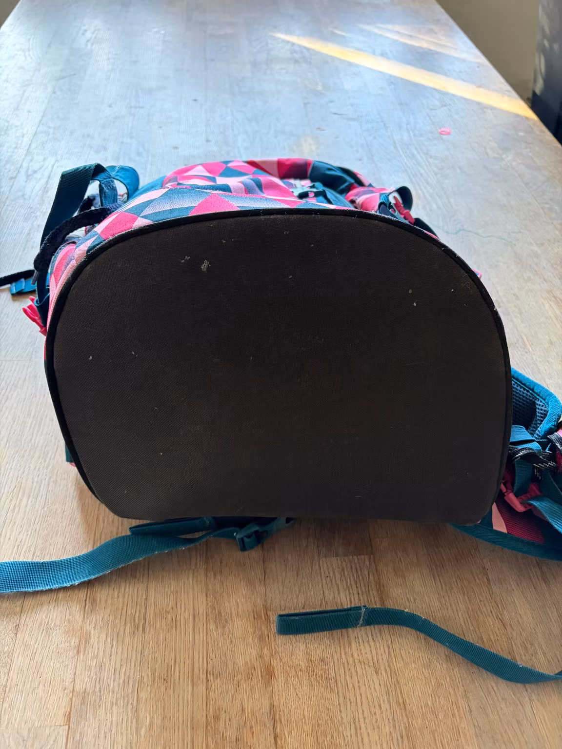 Skoletaske Satch Pink Crush – pink og petrol med trekanter