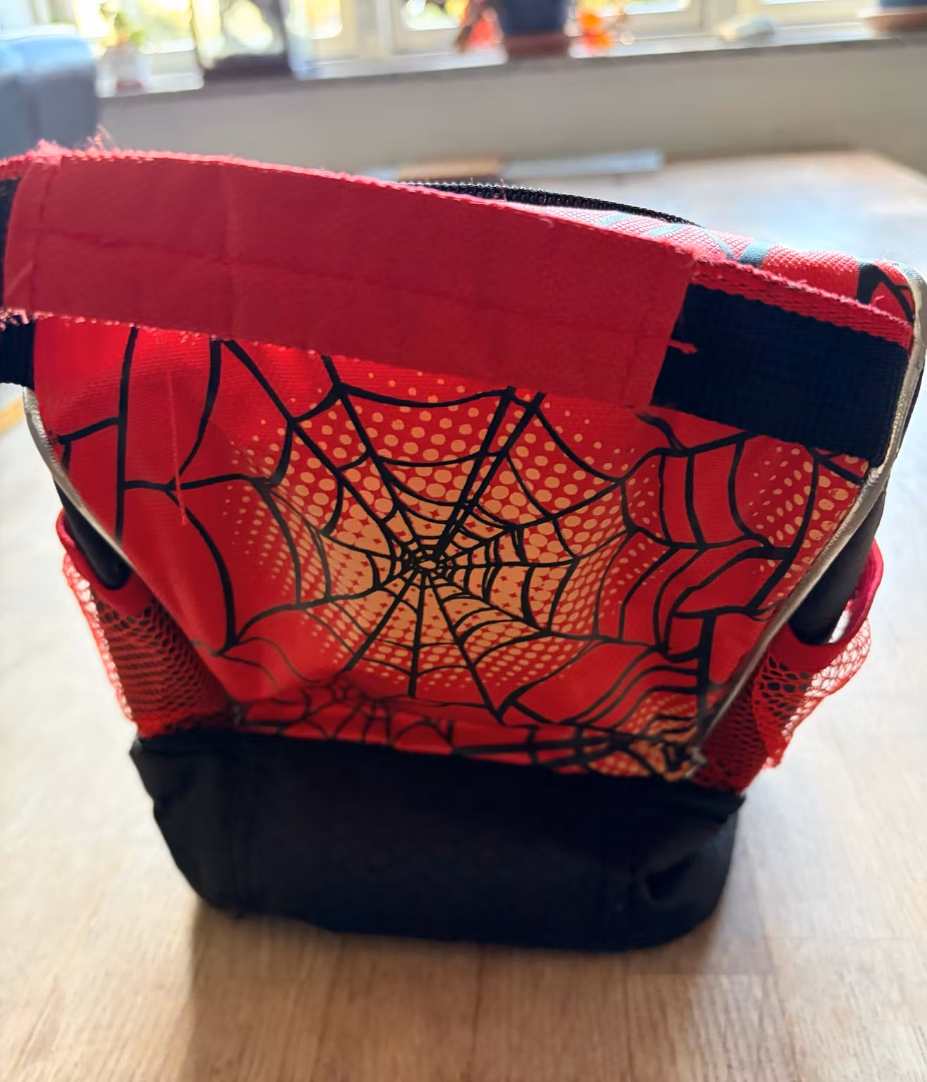 Madtaske Spider-Man rød/sort med to rum