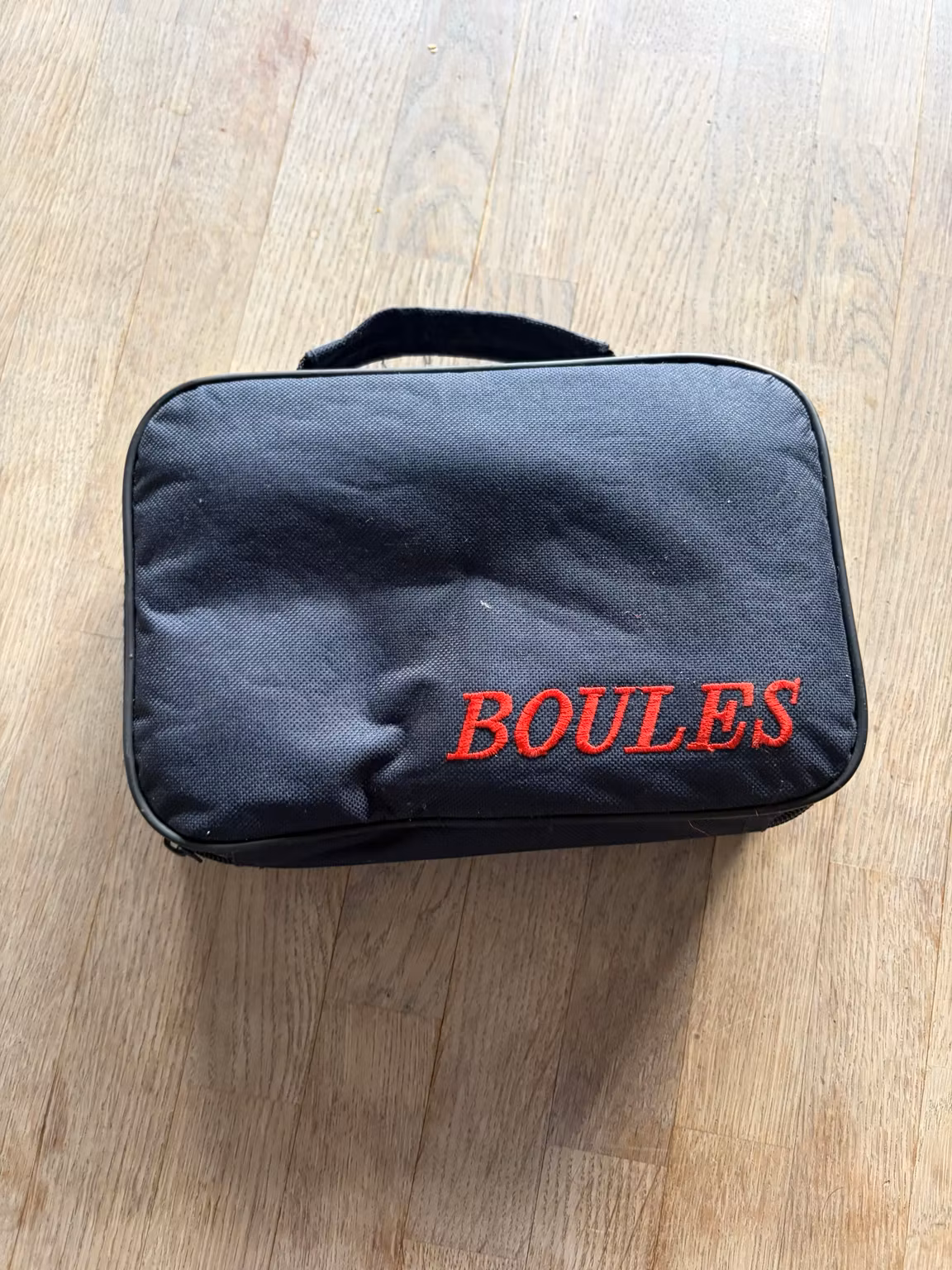 Boulesæt med 6 metalkugler og taske