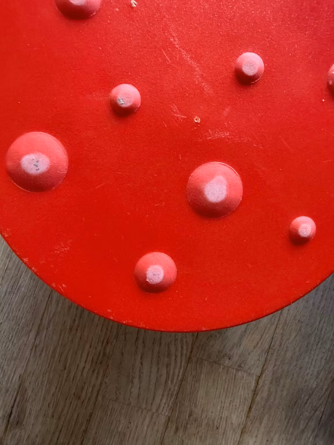 Balancehalvkugler GONGE røde – 2 stk. Ø ca. 15 cm
