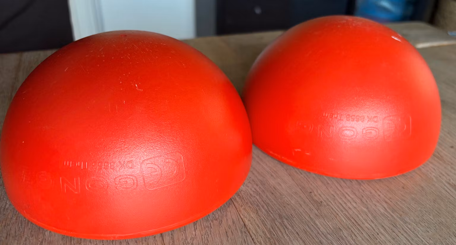 Balancehalvkugler GONGE røde – 2 stk. Ø ca. 15 cm