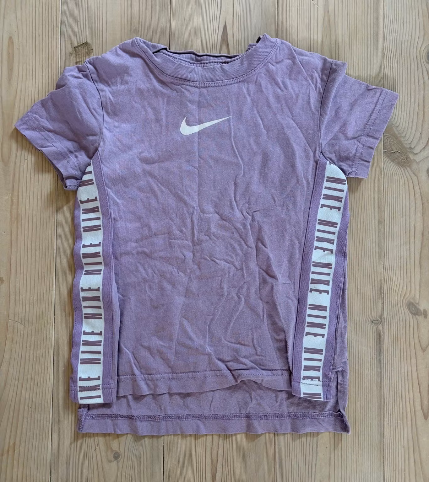 Nike lilla T-shirt str. 122–128 – originalfoto 2