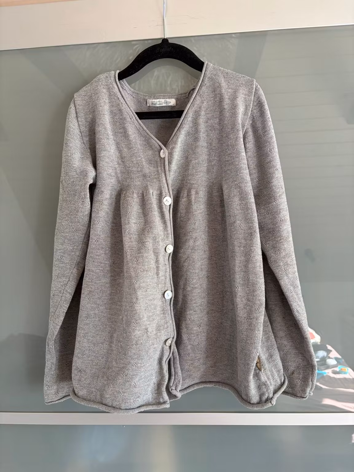 POMPdeLUX cardigan grå str. 134–140 – forside
