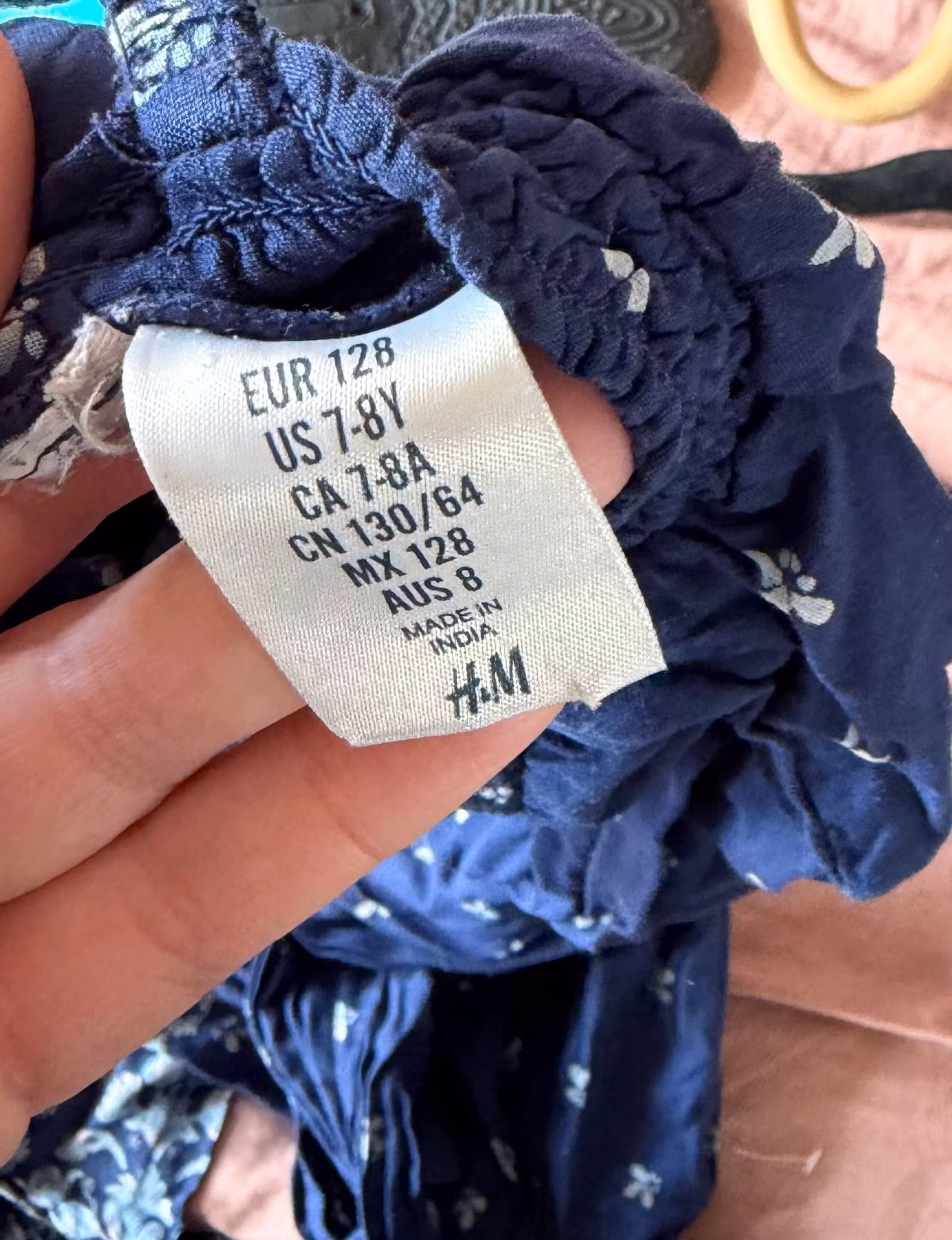 H&M-mærkat med størrelse 128 og 7–8 år