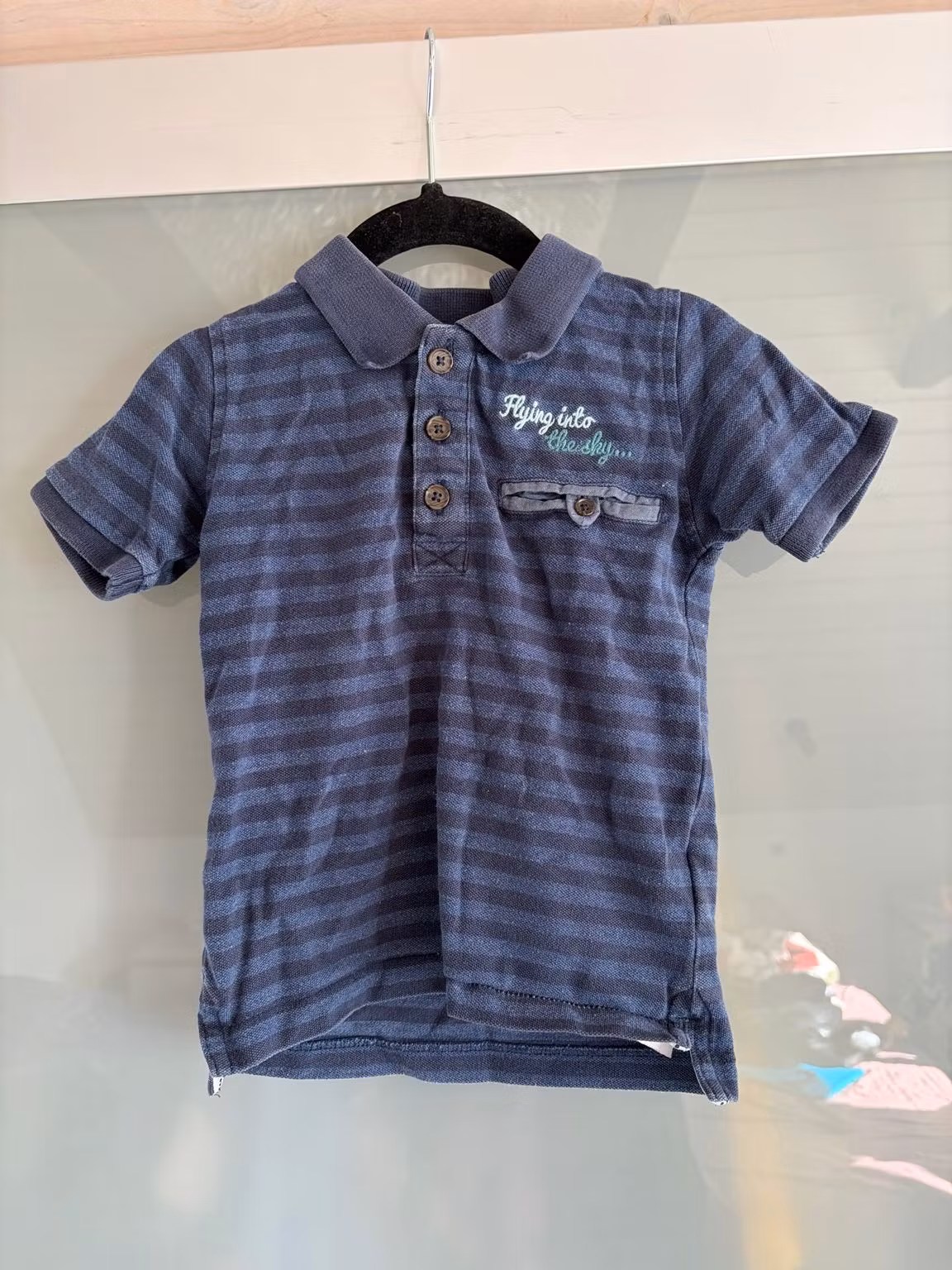 Poloshirt NAME IT blåstribet str. 98 – forside på bøjle