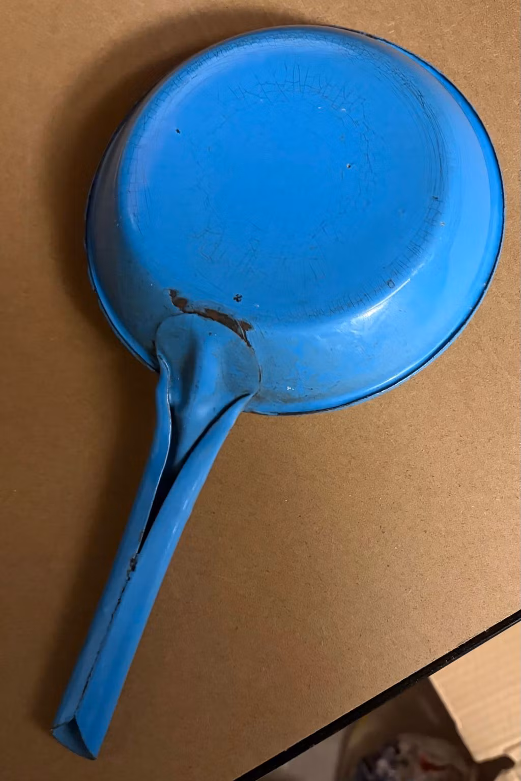 Originalfoto – Emaljepande – blå/hvid, ca. Ø 17 cm – til dekoration