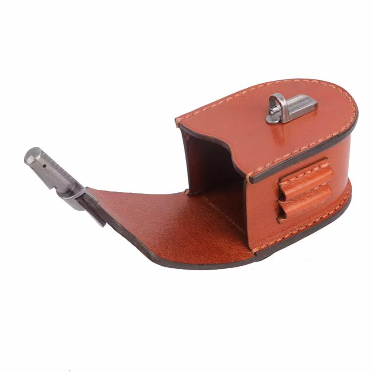 Bollhållare i läder